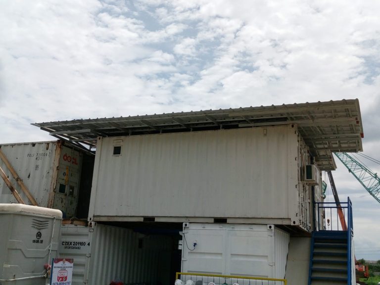 Atap spandeck container office di project PT.Bio Farma, delta silicon ...