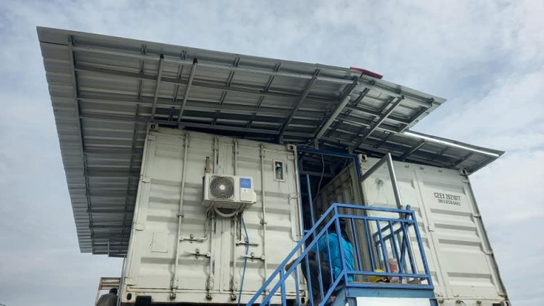 Atap spandeck container office di project PT.Bio Farma, delta silicon ...